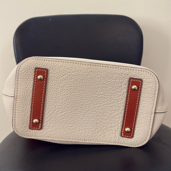 Dooney & Bourke Pebble Grain Drawstring Bucket Bag / Purse - Picture 4 of 14